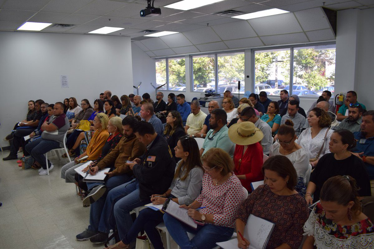 CCEPuertoRico's tweet photo. 75 empresarios de la región Oeste participaron del taller StartUp Academy. Los participantes tuvieron la oportunidad de orientarse sobre como preparar un plan de negocio y las alternativas para PYMES.
Subvención federal: @US_EDA
#PRemprende https://t.co/EnWkC5ncFH