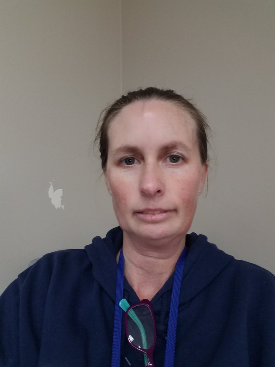 aprilmom00's tweet photo. At work today and got a mile walk in #fitreaders https://t.co/7u3NSU0jt5