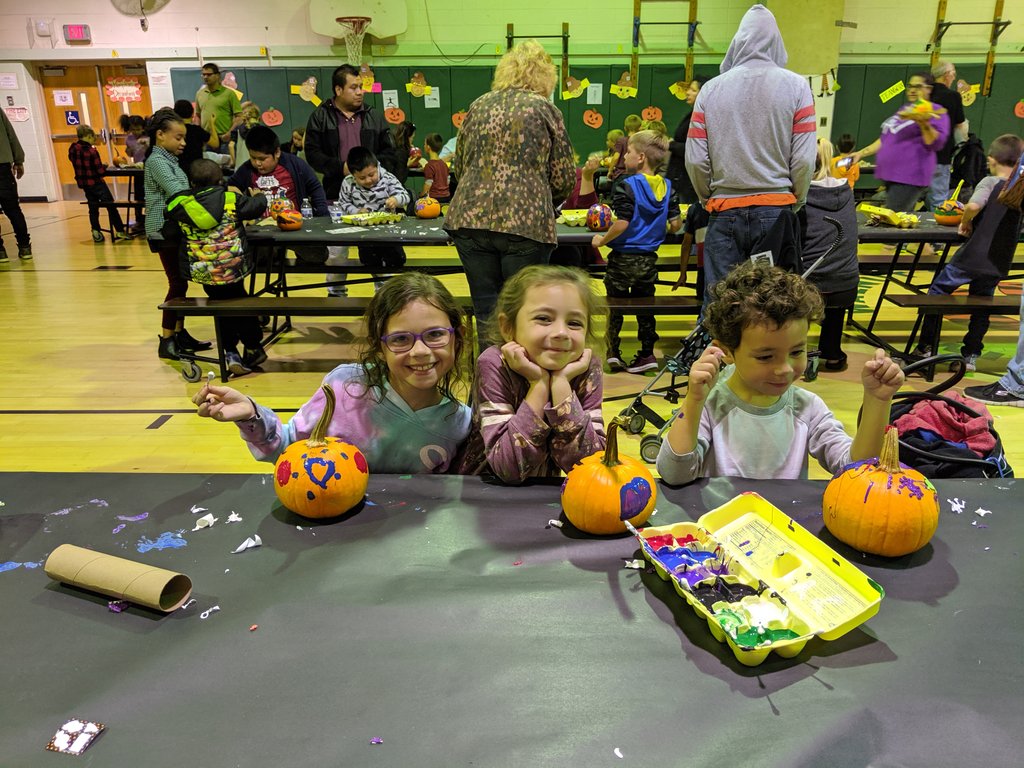 AmyA24883909's tweet image. My children deserve better! They deserve all day kindergarten. They deserve after school clubs and sports. They deserve a small class size! #SaveOurSchools #SaveourClubs
#WhatTRStandsToLose 
#WeAreTRSchools@wearetrschools@GovMurphy@NJSenatePrestwitter.com/wearetrschools