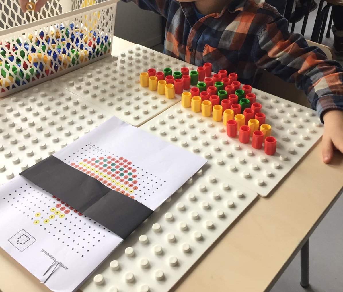 SiaSchie's tweet photo. Wat een mooie Kerstbal!
#Numicon #kerstmis #kleuters https://t.co/9CuMhxgJNT