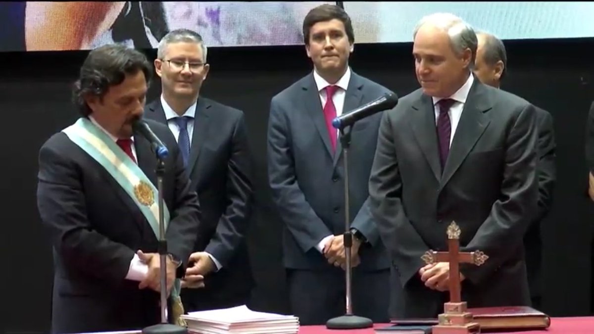 artydance23's tweet photo. Toma de posesión del Ministro de Educación, Cultura, Ciencia y Tecnología de Salta @matiascanepa 
#10deDiciembre #Asuncion2019 
@GustavoSaenzOK https://t.co/XchUnc0cKS