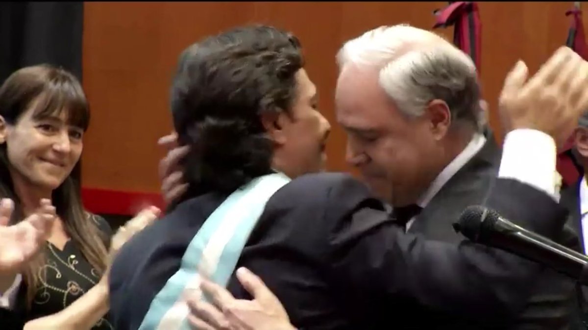 Toma de posesión del Ministro de Educación, Cultura, Ciencia y Tecnología de Salta <a href="/matiascanepa/">Matías Cánepa</a> 
#10deDiciembre #Asuncion2019 
<a href="/GustavoSaenzOK/">Gustavo Sáenz</a>