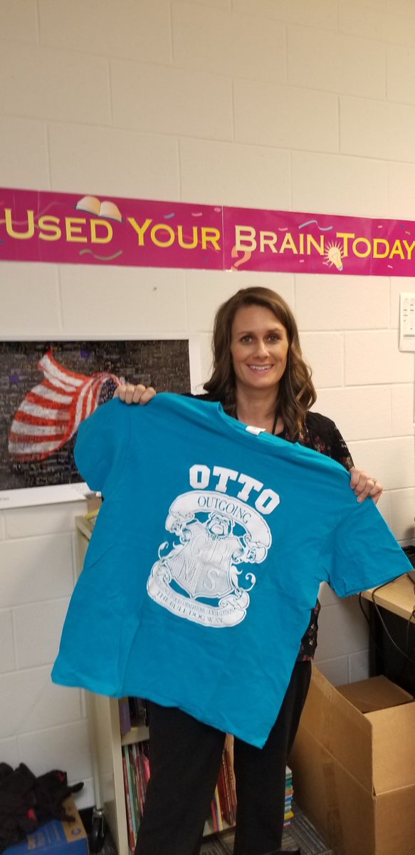KiggansMr's tweet photo. Day 7:
I want to give a shout out to @HarmsAngie for the HOUSE system that is implemented @GHMSBulldogs .  The work and coordination of involving EVERY kid in challenges throughout the year and implementing lessons is awesome.  She puts a lot of time &amp; effort into it #FMSD12Days https://t.co/1WbC4BtFHz