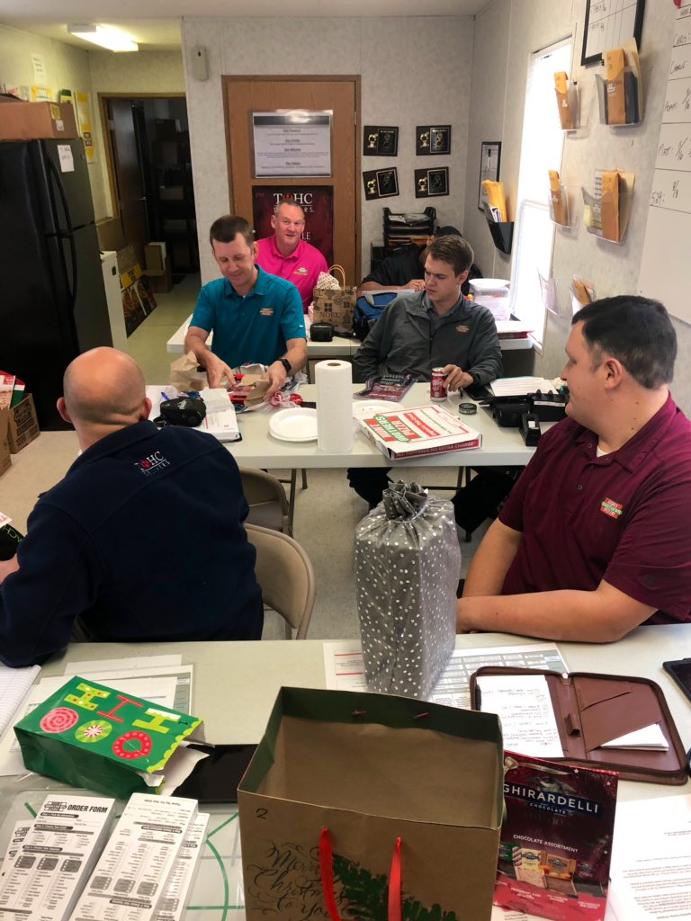 ResterSean31's tweet photo. Annual Team Mobile Christmas gift exchange this morning topped off with some Hunt Brothers Breakfast Pizza! #unity @TBHCDelivers https://t.co/0715tHoWPB