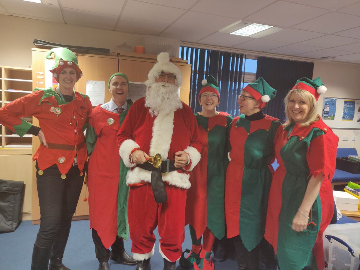 Back at the ranch now but what a brilliant team <a href="/RavenHT/">Raven Housing Trust</a>. Proud to work here and live the <a href="/placeshapers/">PlaceShapers</a>  values too #BuildingHomesChangingLives #wework #WeCare #weshare 🎅