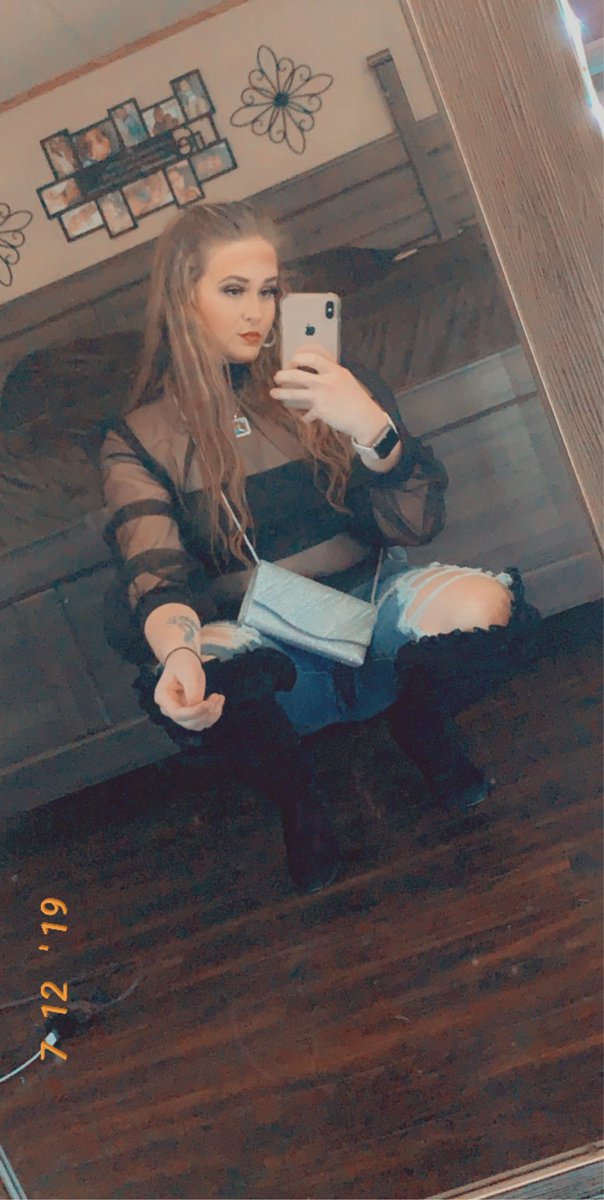 ahr_xo's tweet photo. I like when they pretty and ๐ #weekendthingz #saturday #sunday https://t.co/6UPDhEh77E