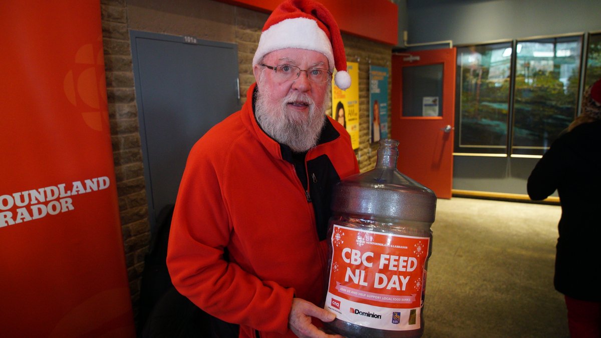 CBCNL's tweet photo. The CFSA manage the collection and distribution of more than eight million pounds of non-perishable food through 54 food banks to 27,000 people throughout Newfoundland and Labrador. Find out how you can help #cbcfeednl #cbcwarmhearts
https://t.co/VyTlYOXjpY https://t.co/nt2SjwlUkI
