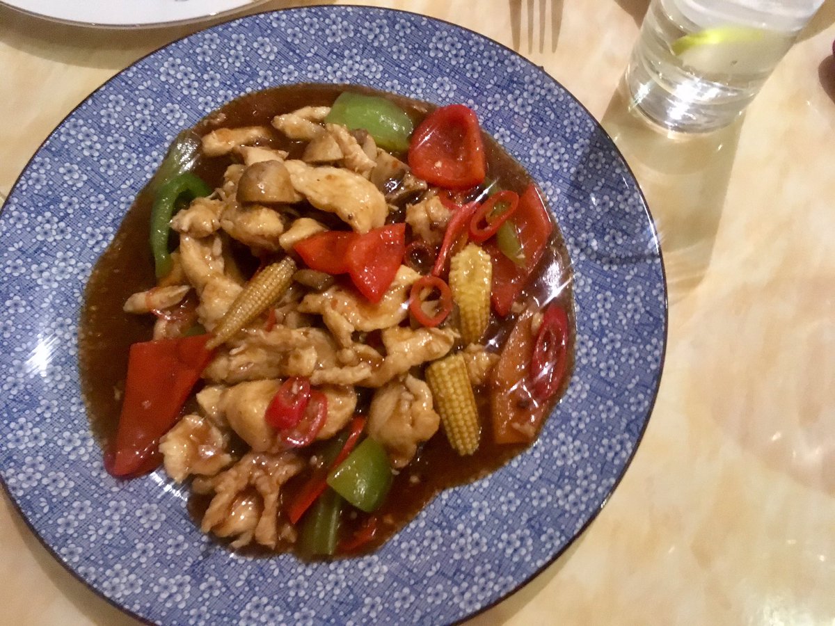 paulofdub's tweet photo. A little Dim Sum for me earlier and Szechuan for my aunt #KaShing https://t.co/fgHNoQigwh