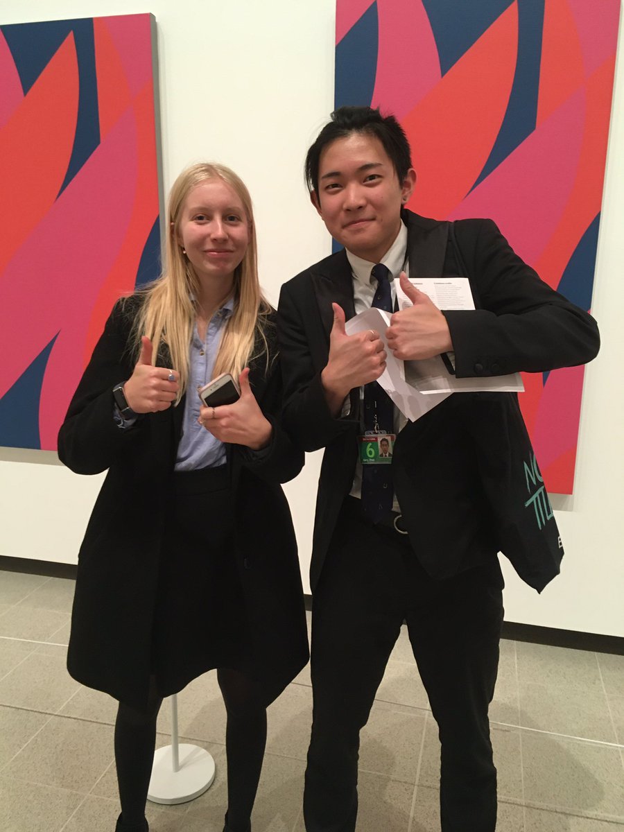 Friday evening at the Bridget Riley show with the Year 12 Artists <a href="/haywardgallery/">Hayward Gallery</a> <a href="/StDunsArt/">St Dunstan's College Art</a>