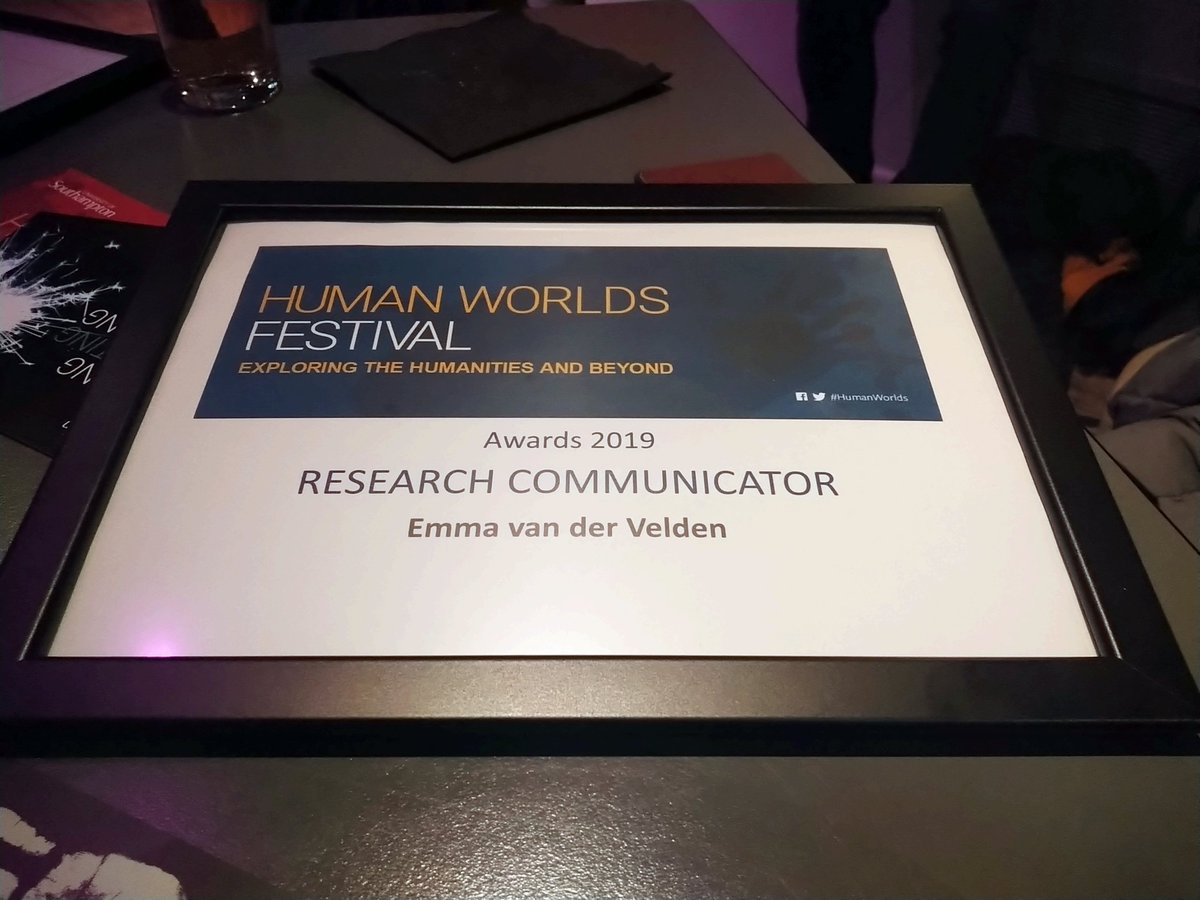 UoSJointEffort's tweet photo. OUR PROJECT LEAD @emma_velden HAS ONLY GONE AND WON AN AWARD FOR COMMUNICATING OUR PROJECT AT THE #HumanWorlds FESTIVAL!!! 🎉🎉🎉 @sotonarch @CAHO_uk @BOSotonUni @unisouthampton @HumanitiesUoS @UoS_Engagement 🍾🍾🍾 https://t.co/d21CIlWSKs