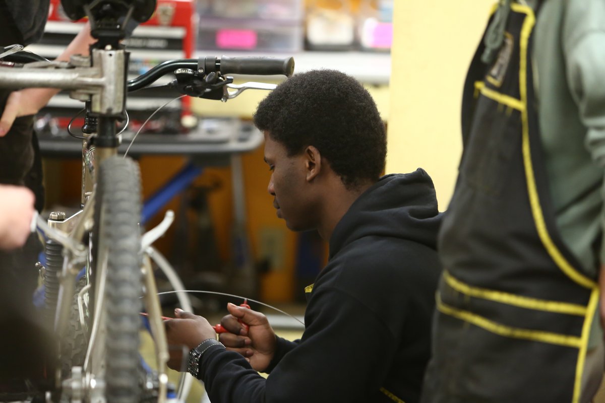@BTVSchoolsELO (@btvschoolselo) on Twitter photo With <a href="/OldSpokesHomeVT/">Old Spokes Home</a>, Earn-A-Bike offers HMS afterschoolers fundamentals of complete bike maintenance/repair/safety, w/exposure to mechanic + STEM skills as possible career pathways. AND...students take the bikes home w/lock + helmet!🚴♀️🔐.<a href="/HuntMiddleVT/">Mattie Scheidt</a> #afterschoolworks #bsdvt With <a href="/OldSpokesHomeVT/">Old Spokes Home</a>, Earn-A-Bike offers HMS afterschoolers fundamentals of complete bike maintenance/repair/safety, w/exposure to mechanic + STEM skills as possible career pathways. AND...students take the bikes home w/lock + helmet!🚴♀️🔐.<a href="/HuntMiddleVT/">Mattie Scheidt</a> #afterschoolworks #bsdvt