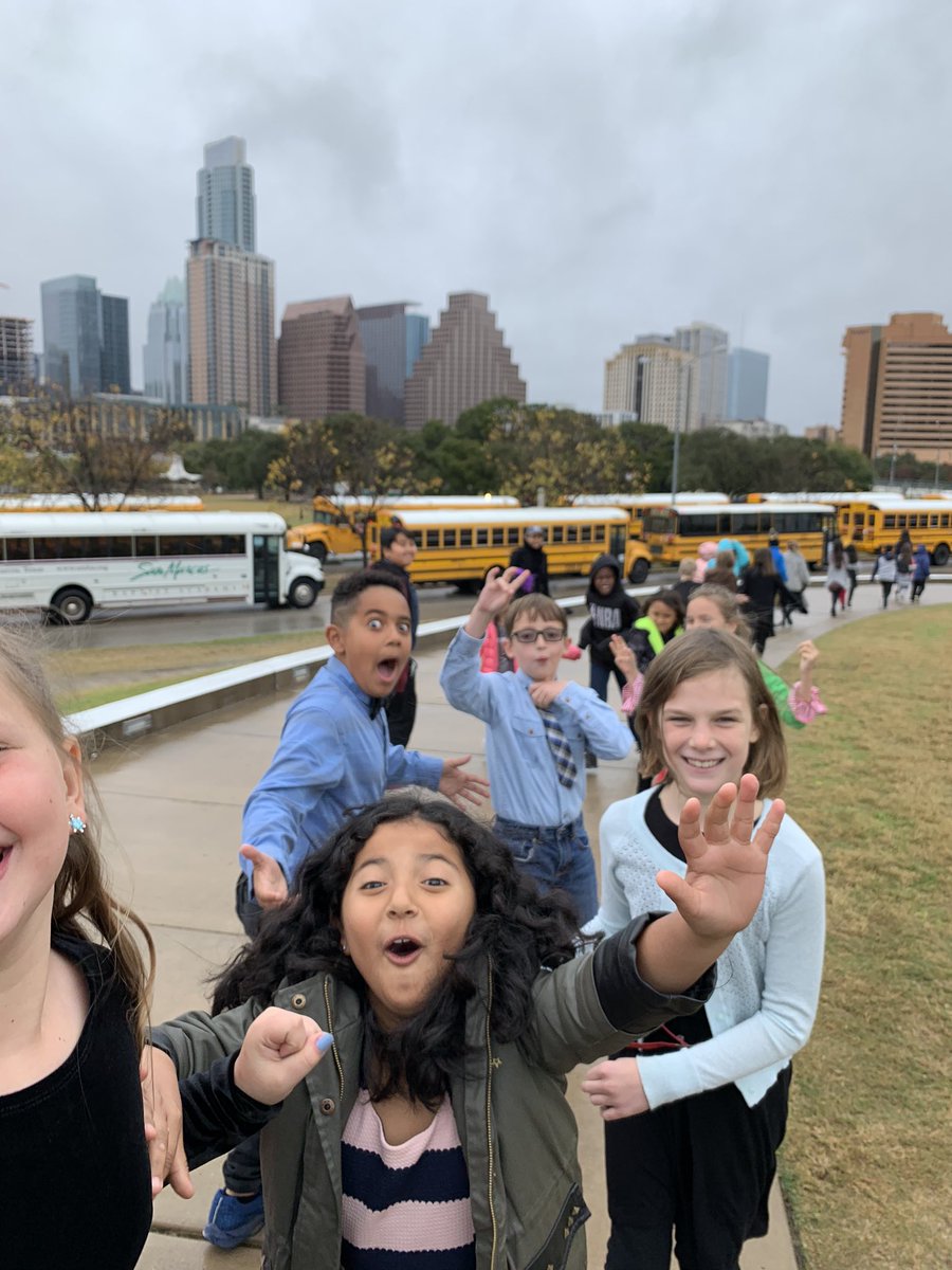 MrsCrockerRocks's tweet photo. Enjoyed seeing The Nutcracker today at The Long Center! @CLI_AISD @FineArtsAISD @BooneBears https://t.co/ipHzldP3B3