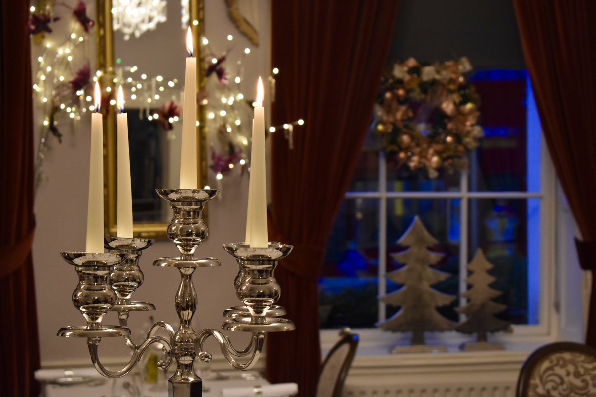 restaurant_six's tweet photo. We are Christmas ready! Are you? #christmasdecor https://t.co/8clzS0p4Mq