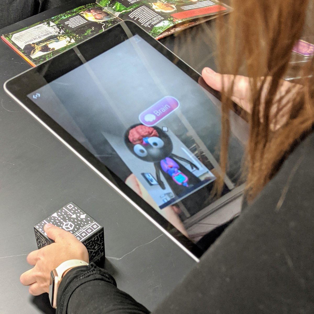 _YoTeacher's tweet image. Thanks @shaunthetrainer and @Elizaboothe for hauling in all this fun tech!! #MergeCube #FunPD #R4DLC