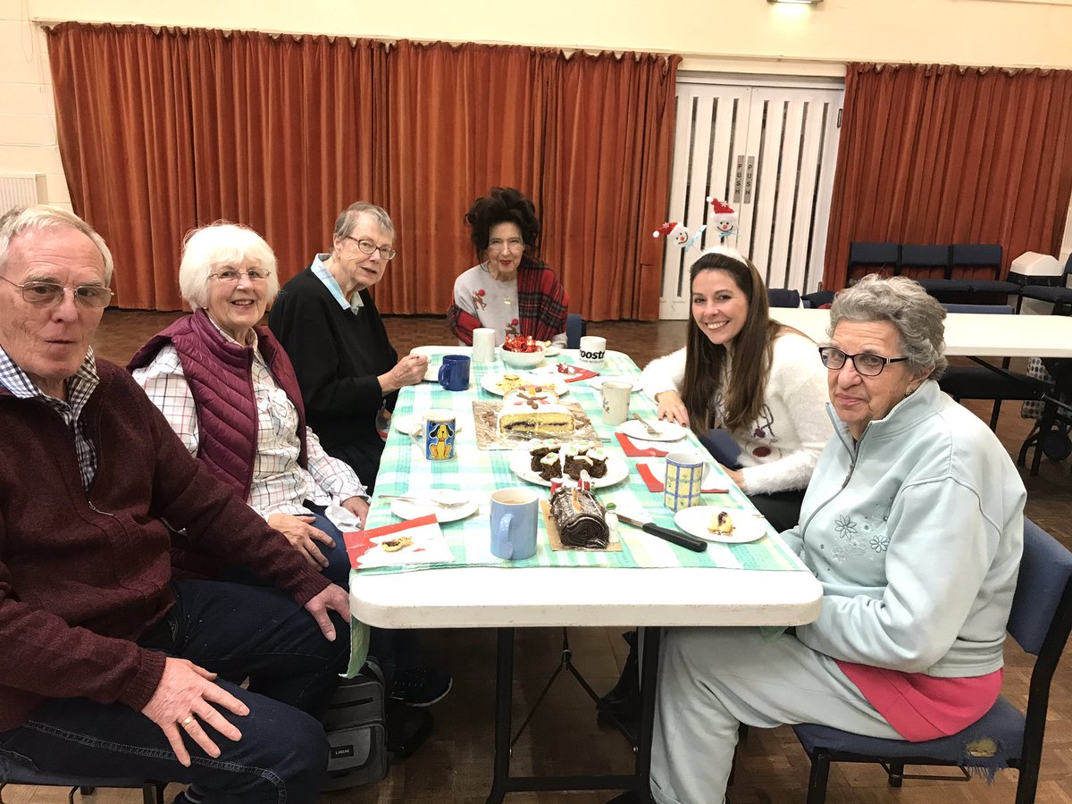 Music4MemoryUK's tweet photo. Plenty of carols and cakes with these two lovely @Music4MemoryUK groups today and £150 raised for the wonderful @Arts4Dementia charity 🎄🎶🌟. #music #arts #charitytuesday #musicformemory #dementia #Alzheimers https://t.co/ANYd4SJCkt