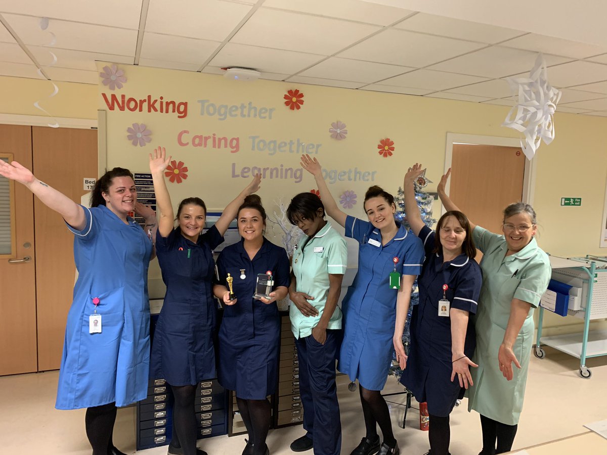 joannemohammed2's tweet photo. It was a joy to give @EmilyPa31286872 the #TeamC10 ‘Above and Beyond’ award today... she was recently promoted to the role of junior sister and has been doing an amazing job providing Safe, Personal and Effective care for our patients 🌟👏⭐️😍

@kathryncain15 https://t.co/csBvCEb0wq
