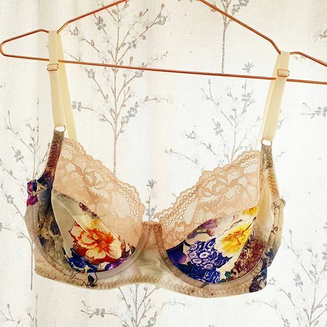 orange_lingerie's tweet photo. Such gorgeous-ness! Love this Marlborough bra that @geopri123 made.
.
.
#orangelingerie #marlboroughbra #bramaking #brasewing #sewing #isew #handmadewardrobe #sewingpattern #sewinglingerie #sewistsofinstagram #instasew #memade #memadeeveryday #sew… https://t.co/qf4TwZqw44 https://t.co/kQfINtF3uE