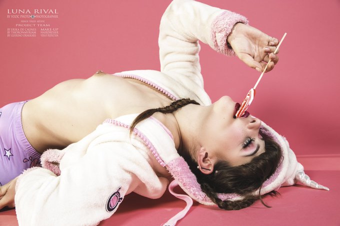 Thanks to @YozicPhoto for this amazing shooting😘😘  Make-up by @ErikadeCaunes  Hairdresser: @mimiglam31  Vid&eacute;ast:<a class="tags" target="_blank" title="On Twitter" href="/?out=eyJ0eXAiOiJKV1QiLCJhbGciOiJIUzUxMiJ9.eyJpYXQiOjE3MjkyNzkyMjEsImlzcyI6InR3cG9ybnN0YXJzLmNvbSIsIm5iZiI6MTcyOTI3OTIyMSwiZXhwIjoxNzYwODE1MjIxLCJyZWRpcmVjdF91cmwiOiJodHRwczovL3R3aXR0ZXIuY29tL1lvemljUGhvdG8ifQ.Tg6TyAII4GpdMyEsy4Mo8nWZO32iMzNHahlBQKhMrNmSyITt-9_vMK7rGYNbgxA80XEcv-IT9tfGxXCyYTMPcA">@YozicPhoto</a><a href="/tag/mlrgirls"class="tags"><span>#mlrgirls</span></a>