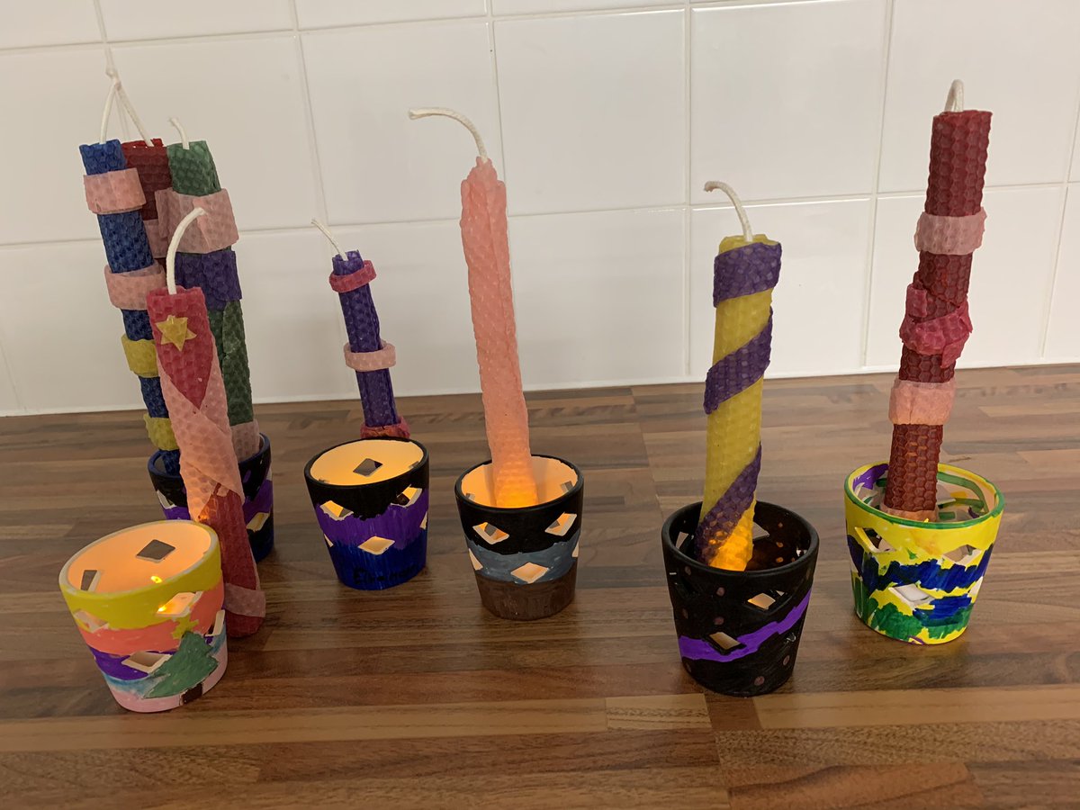 artdirectionk's tweet photo. 🔥 2nite I lead a vibrant #ArtsAndCrafts session on LIGHT representing @MuseumoftheHome #Museum #Shoreditch #History #Freelance #Creative @GeffryeYouth #GeffryeMuseum @kidsinmuseums @TeensInMuseums #MuseumOfTheHome @gem_heritage @map_network #LoveWhatYouDo #ArtsHealthWellbeing 🔥 https://t.co/XGxEs2y3bQ