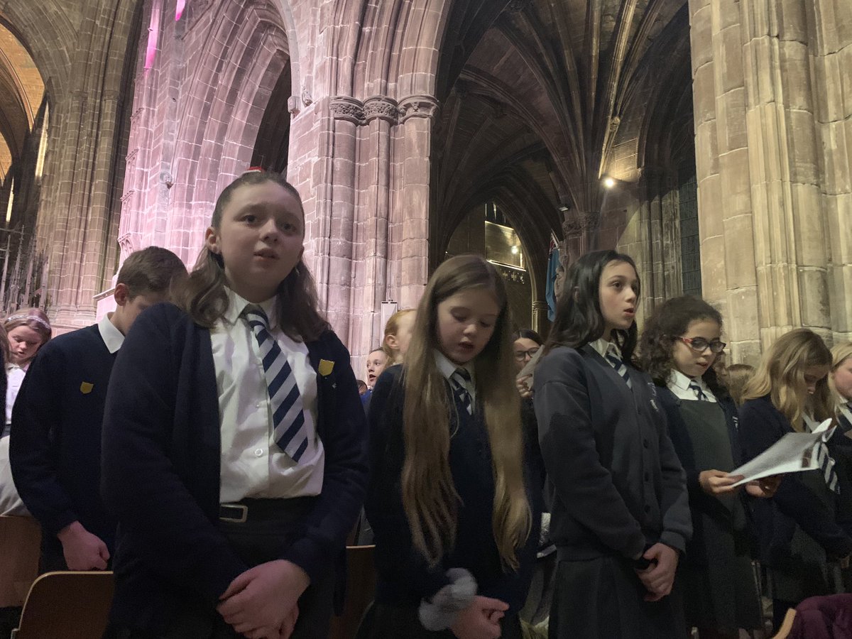 Kingsley_CP_Sch's tweet photo. Wonderful evening @ChesterCath with @_FAVSP Very proud of our pupils https://t.co/FMQsB7zT1Z