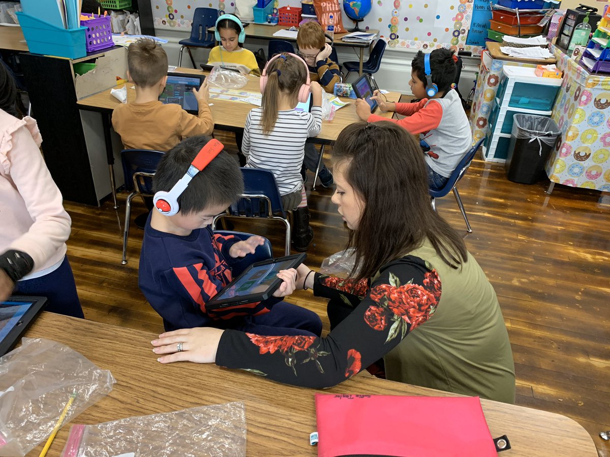 SwaggyBob311's tweet photo. 1st grade rockstars working on @hourofcode with @MrsNPoss ! #techinthe217 https://t.co/sR4nbm3Lql