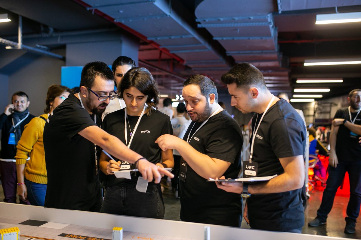 #UBTECH ‘in Türkiye'deki ilk turnuvası olan <a href="/UBTECHRobotics/">UBTECH Robotics</a> Competition’da (URC) hakem olmak güzel ve heyecan verici bir deneyimdi👋 Bu fırsatı bana sunan hocam <a href="/ilker_eris/">İlker ERİŞ</a> çok teşekkürler 👍🏻💻🤗 #urc19istanbul <a href="/egitekder/">Eğitekder #ETD</a> #robot #ai