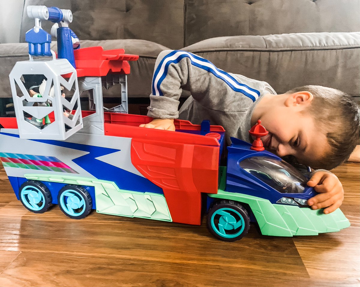 heykrisdowning's tweet photo. If this is on your littles Christmas list, be sure to grab it! 
@Walmart @PJMasks @JustPlayToys 
#JustPlayProducts #JustPlayToys #JustPlayAllDay #PJMasks #Target #SocialSpotters #ad https://t.co/M3gliRG3k9