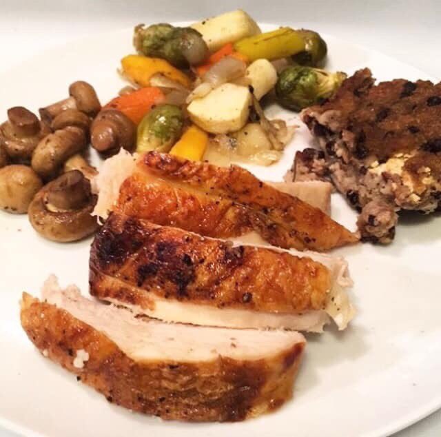 KitchenSprout's tweet photo. #TorontoRun🏃 to .@dilisos in @StLawrenceMkt #EverythingForChristmas #FreshTurkey
#BonelessStuffedTurkeyBreast #BlueberryGoatCheese #PecanSageBreadStuffing #TurkeyStock #CranberrySauce #Gravy #OvenReadyMeatloaf #ThymeTurkey #MintLamb #RosemaryVeal #OvenReadyPorchetta #Tourtiere https://t.co/FuJd6a0Y98