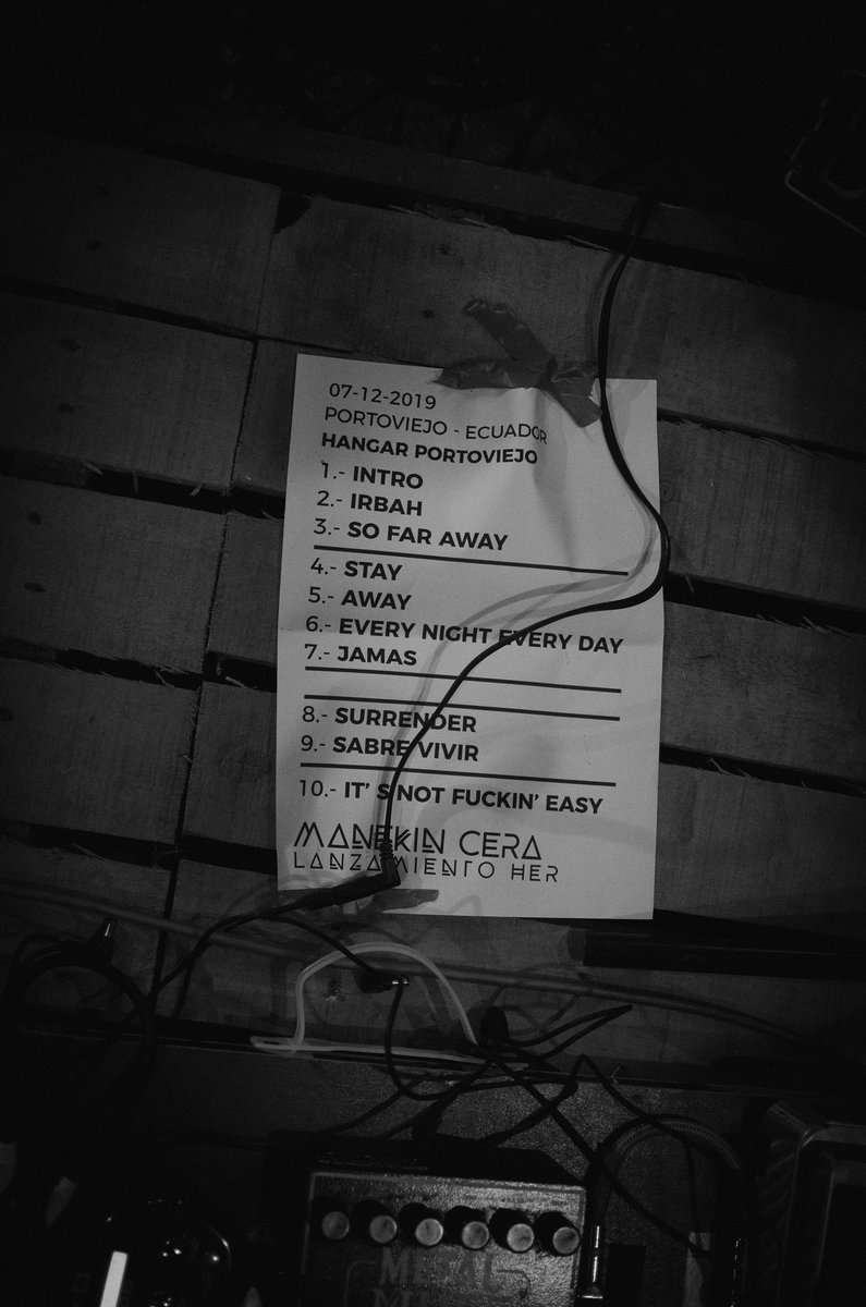manekincera's tweet photo. Postales de una noche memorable de full rock and roll en #PortoviejoRockCity https://t.co/I71JPVz1LZ