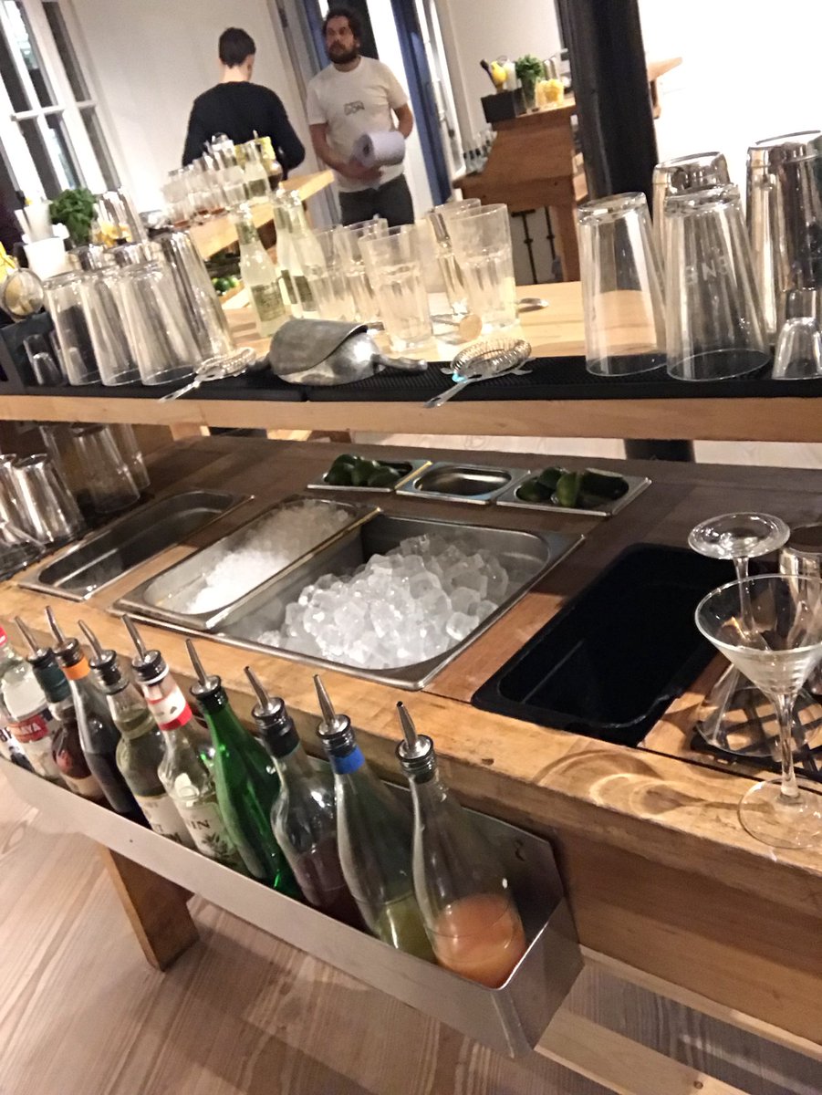 Showcase tweet media