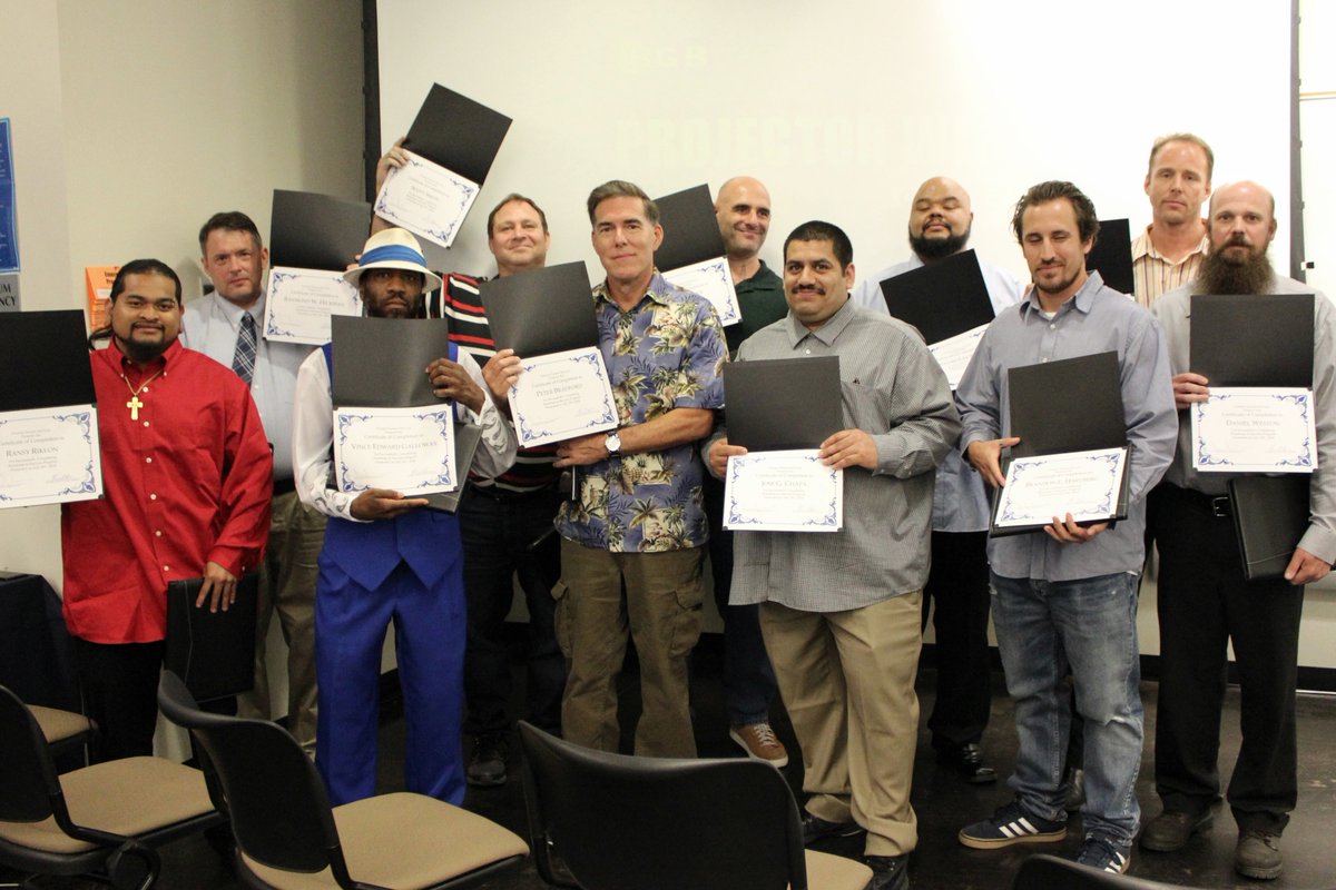 PioneerWA's tweet photo. In 2019, our #JobReadiness program produced a 93% graduation rate📈, a 75% employment rate📊, and an average wage of $17.25/hr here in Seattle💰! Click on the link below and learn how you can help #BuildLives #HealFamilies and #TransformCommunities! https://t.co/Bj1ssKvh15 https://t.co/IiHxMEwXac