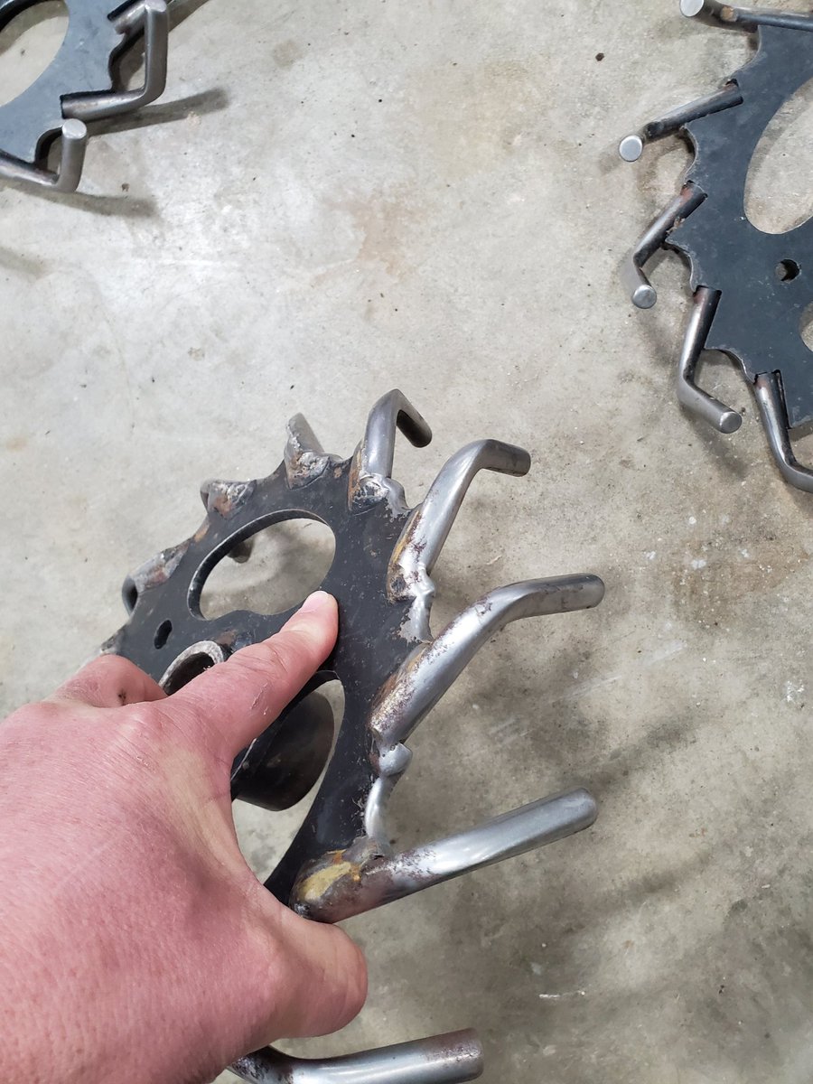 4720john's tweet photo. Used Schlagel 'Posi-Close' planter closing wheels for sale. 16 rows for sale $90 a row or $1400 for the whole set. RT's appreciated! https://t.co/tUU2eWME50