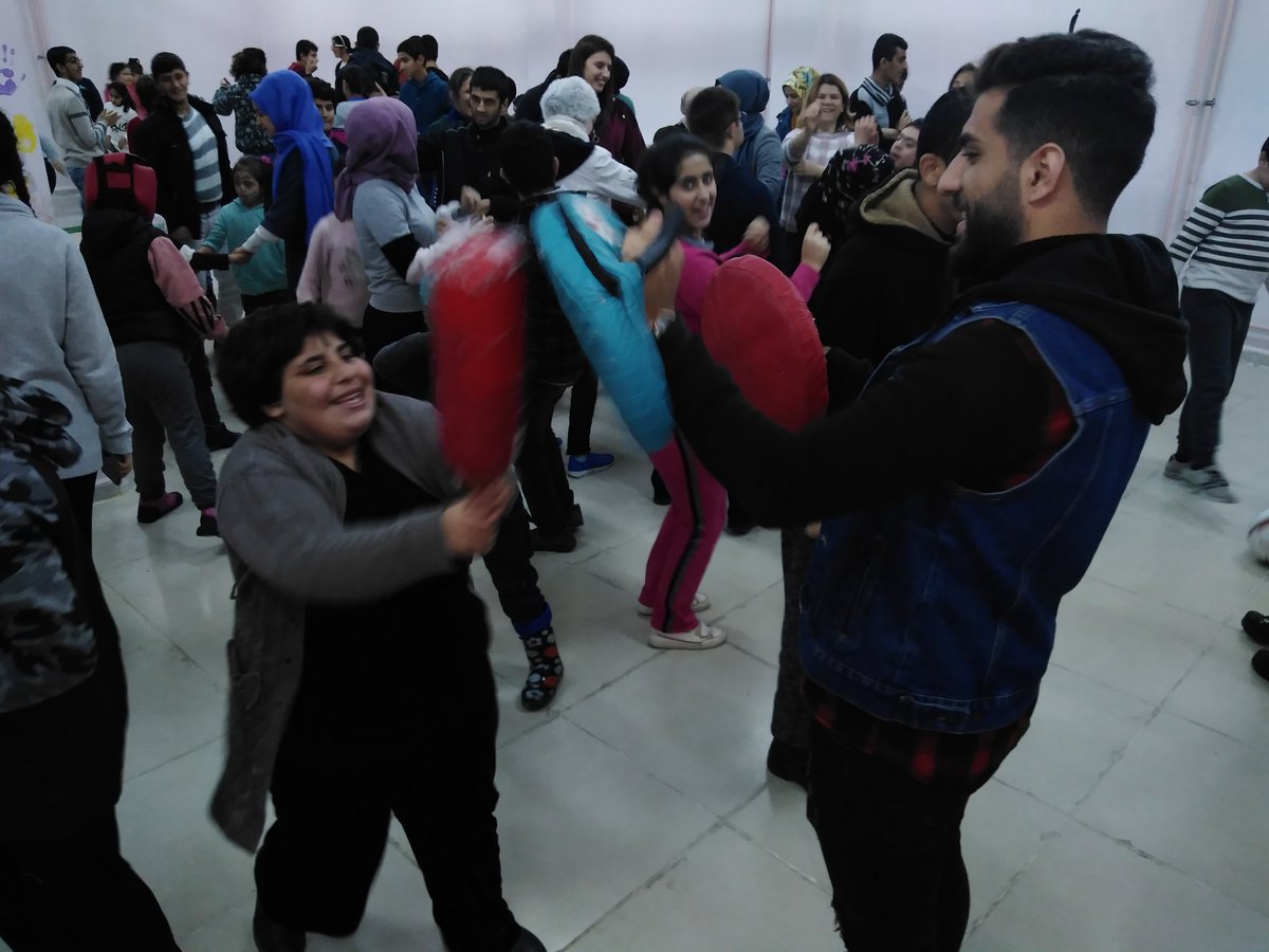 Aramızda oIup da aramıza gerçekten katıImak isteyen engeIIiIerin “bizde varız!” çağrısına kulak verdik ve onlarla güzel bir gün geçirdik ve ikramlarda bulunduk.
<a href="/ibrahimozcosar/">ibrahim özcoşar</a> @ArtukluSKS <a href="/mehmetbayar1/">mehmet bayar</a> <a href="/mardinartuklu/">Mardin Artuklu Üniversitesi</a>
 <a href="/MustafaYMN/">Mustafa Yaman</a> <a href="/otizm/">güneş</a> <a href="/Engelsizyasamtr/">Engelsiz Yaşam Vakfı</a>