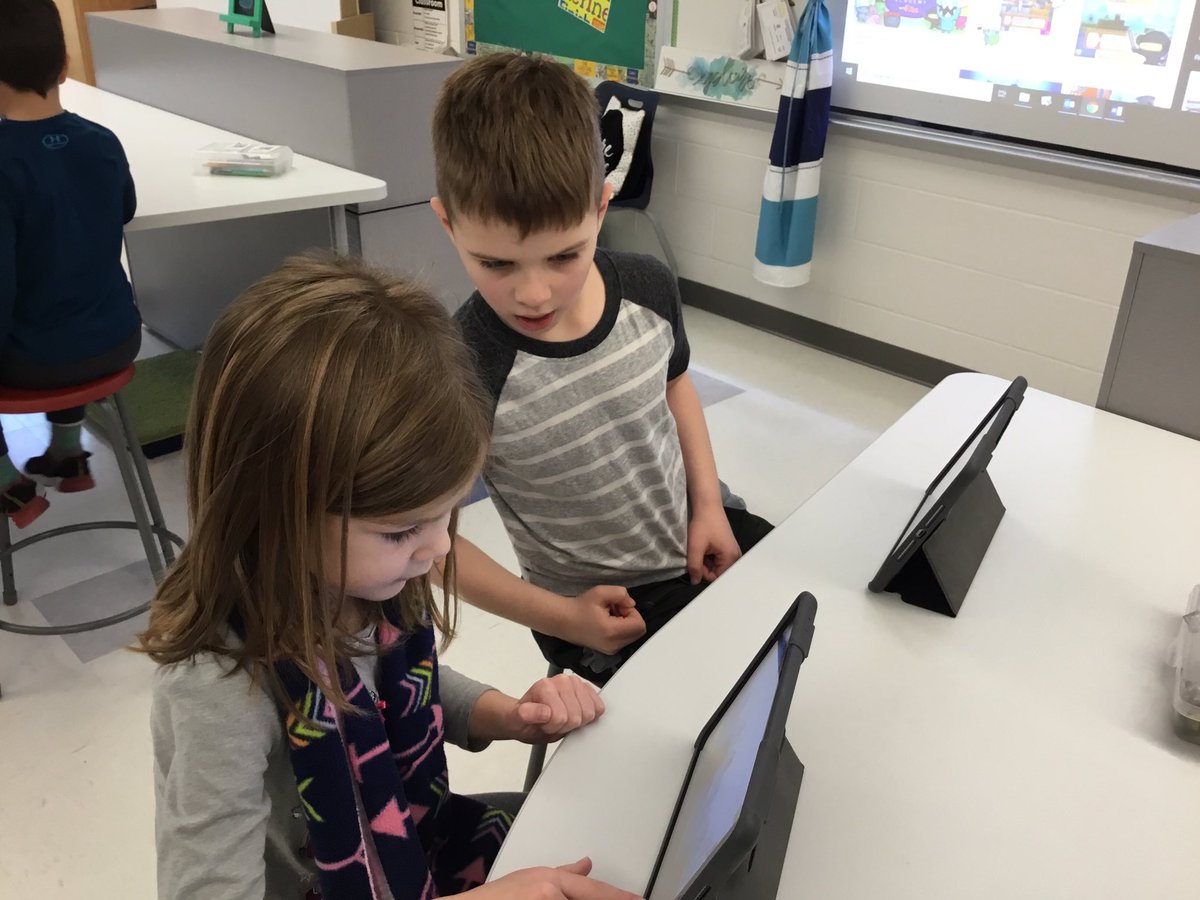 Cropperl03's tweet photo. First grade #coders using @codesparkapp for #hourofcode! @BaronElementary @ManheimCentral #proudtobeabaron #owntheyear #hourofcode #steminpa https://t.co/SuZgRub3HX