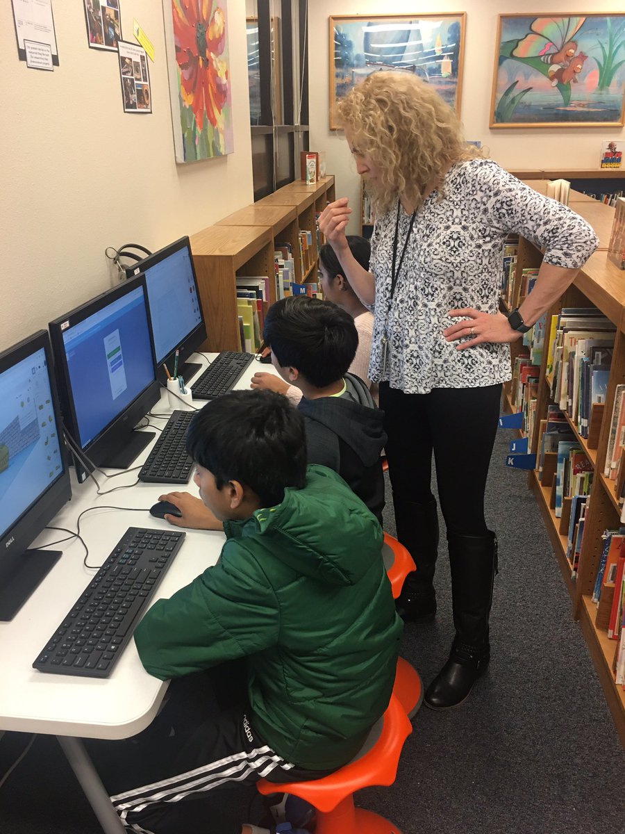 ShelCraig's tweet photo. #HourofCode2019 in the @SpicewoodLib with Mrs. Reeb @SpicewoodPYP #SWESInnovates https://t.co/2MDbIA5Tr4