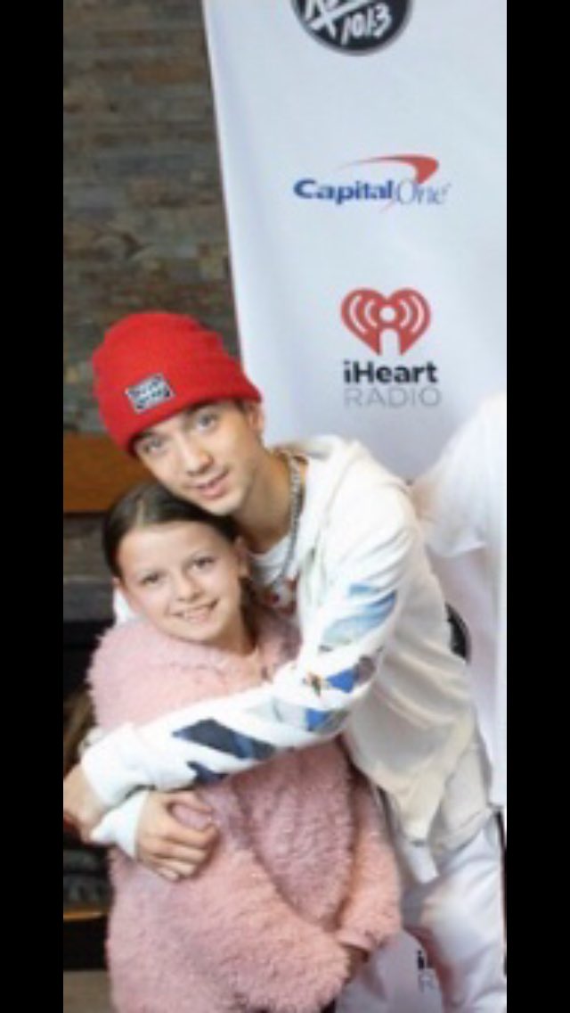 Dolify_celebs's tweet photo. @1013KDWB @whydontwemusic @CapitalOne i meet them last night!!!! Daniel hugged me and said he could hug me forever because my sweater was so fluffy!!💖 https://t.co/OO3qYY0mSP