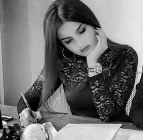 kaldali1990's tweet photo. قد يحبك الكثير وأنت تحبهم أيضاً..
ولكن هنَاك شَخصٌ وأحد مختَلِف بقَلبك
 تجد أبسط الأشيَاء منه تسعدك ،
حتى وإن نطق بإسمك .. https://t.co/zfDKBnrMCH