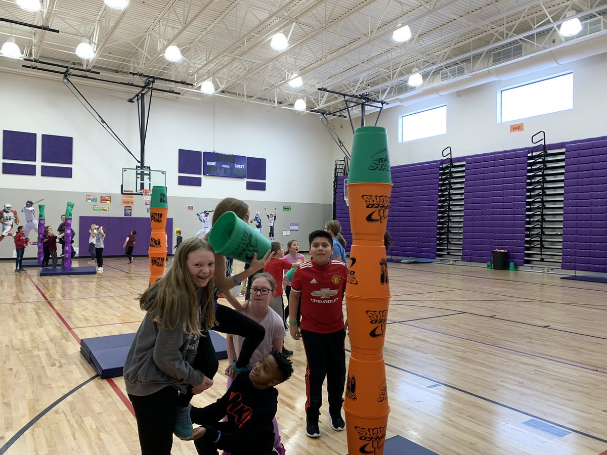 MrStaupsPE's tweet photo. No challenge is impossible when we put our minds together! #Physed #TopDogGames https://t.co/hLZIBHhz21