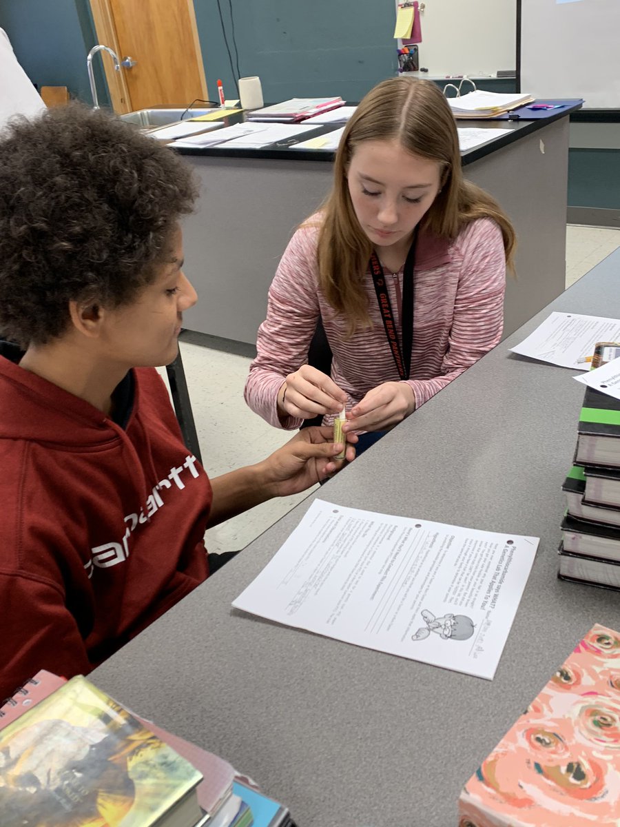 MSchepmann's tweet photo. Science students testing if their taste buds are correlated to genetics #science #428gbms #handsonlearning https://t.co/zfDhZgvyOq