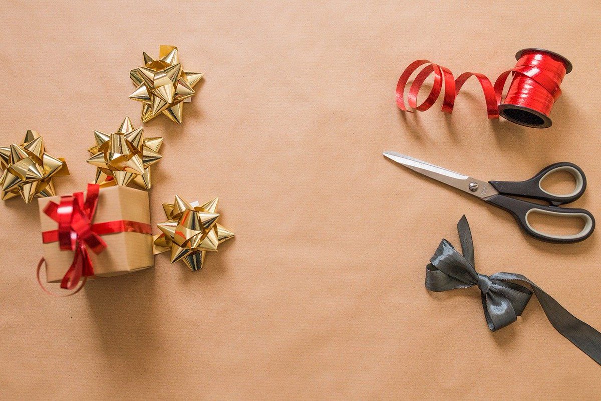 Peabody_Library's tweet photo. We have more opportunities to make your own holiday crafts! Tomorrow, December 11, stop by the library between 9:30 a.m. - 7 p.m. to make your own make-and-take craft. #HolidayCrafts #WhitleyPPL https://t.co/WdkxEKjz6o