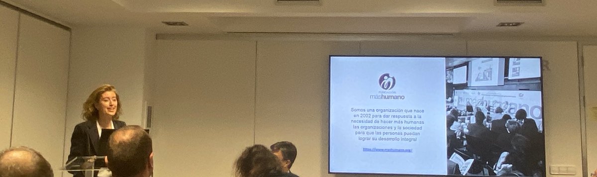 TeresaPachecoT's tweet photo. @MariaSArjona1 @Fundmashumano expone los aspectos más importantes sobre la #humanizacion en #organizaciones

⤵️⤵️⤵️

✅ no es “buenismo”

✅redefinir el #propósito : apostar por las #personas 

✅ transformar el #liderazgo

✅ gestión del #talento

✅ #aprendizaje continuo

#IHO https://t.co/KARlqFrCEz