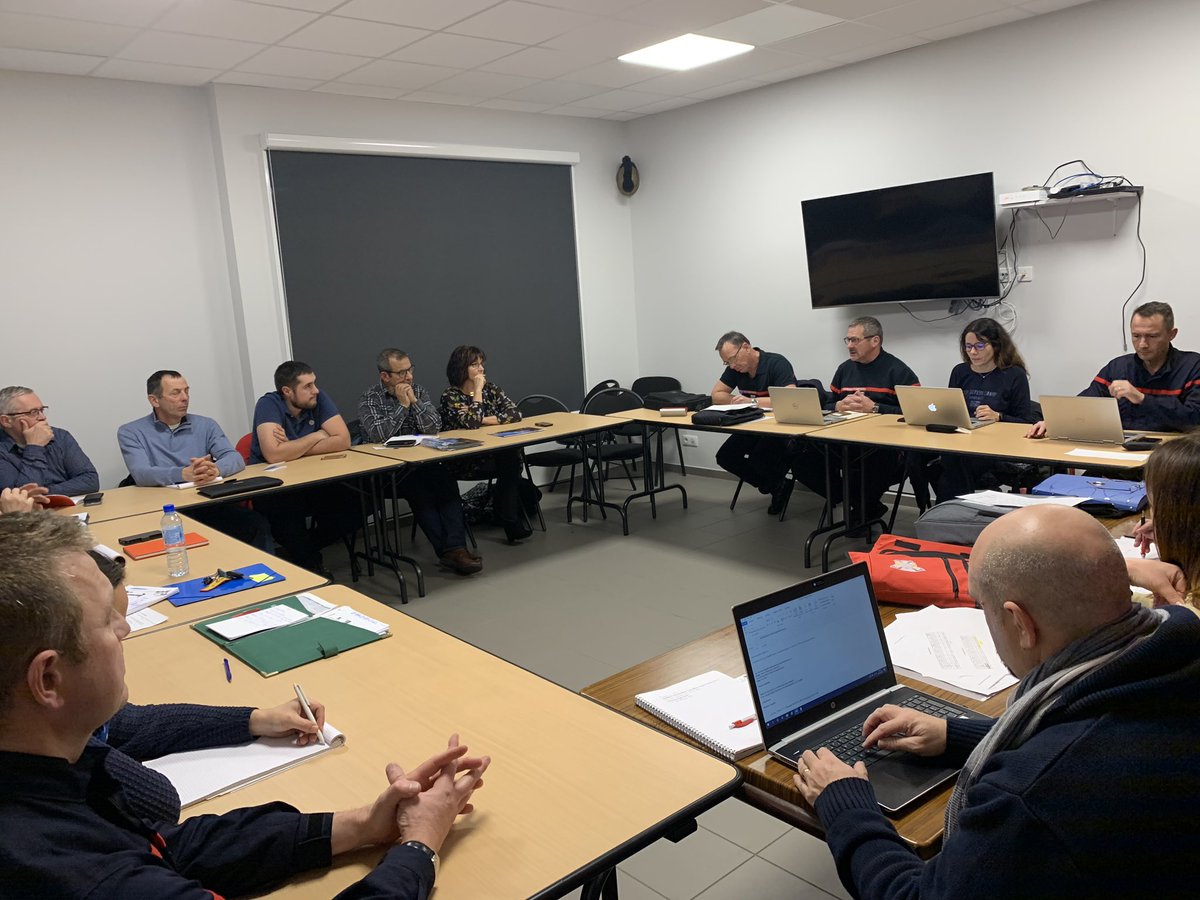 Conseil d’administration <a href="/udsp_39/">UDSP 39</a> à Andelot-en-Montagne ce soir, dans les locaux du <a href="/SDIS39/">SDIS du Jura</a> . Merci au centre pour son accueil. Sujets abordés : Village prévention, manifestations... etc <a href="/de_cyclisme/">Championnat de France cyclisme - Pompiers 2020</a> <a href="/phuguenet/">Philippe Huguenet</a> <a href="/ThomasP75440177/">Thomas Philippe</a> <a href="/FredTisserant/">Frédéric TISSERANT</a> @AllioneFNSPF <a href="/guyon_j/">GUYON Jérôme</a> <a href="/PompiersFR/">Pompiers de France</a>