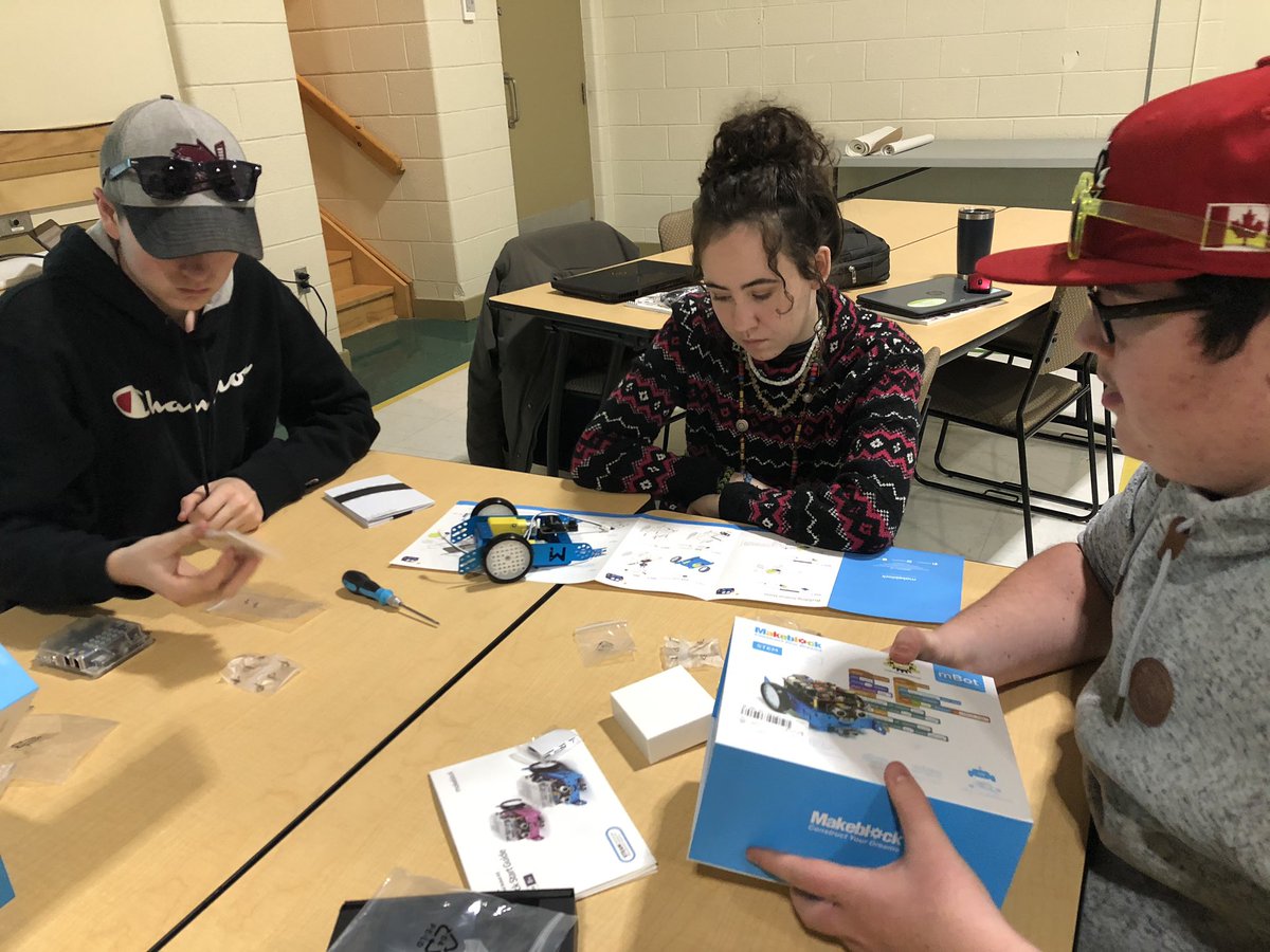 kristyjohnson's tweet photo. Coding @GEDSB for @wdhswolfie Environment SHSM students. Learning about mBots and micro:bits on a Tuesday afternoon. https://t.co/JI6vwkSlvr
