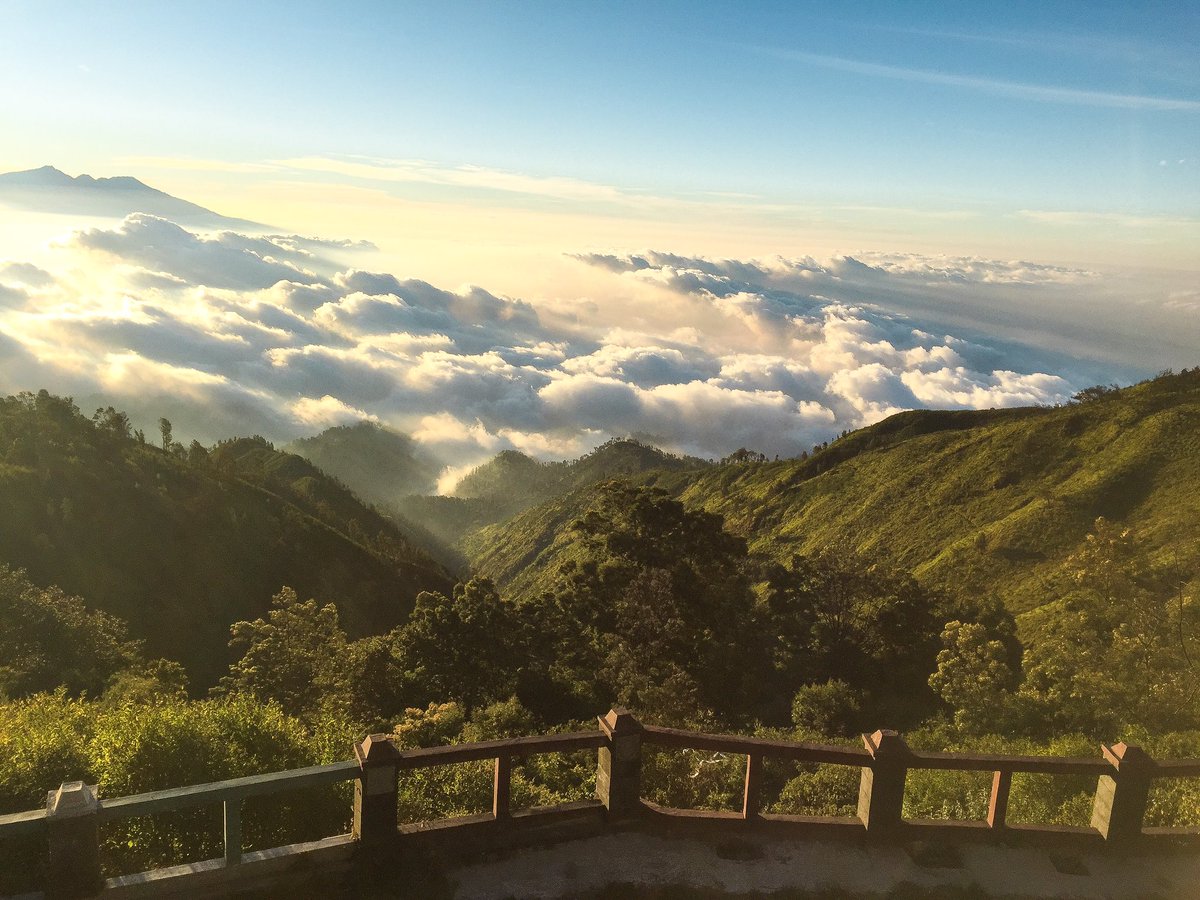 Elllebasi's tweet image. 11- INDONÉSIE: l’île de JAVA (temple de Borobodur, Volcan Bromo Penanjakan view point, mont Penanjakan, Yogyakarta (je me souviens plus de l’endroit exacte😭