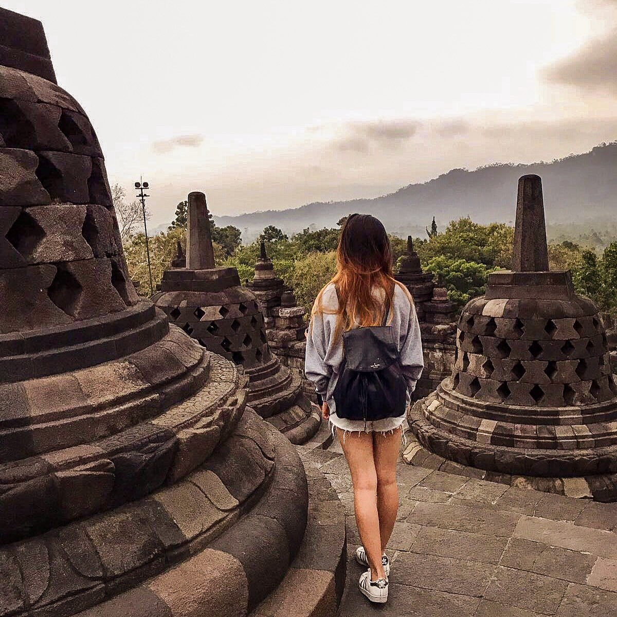 Elllebasi's tweet image. 11- INDONÉSIE: l’île de JAVA (temple de Borobodur, Volcan Bromo Penanjakan view point, mont Penanjakan, Yogyakarta (je me souviens plus de l’endroit exacte😭