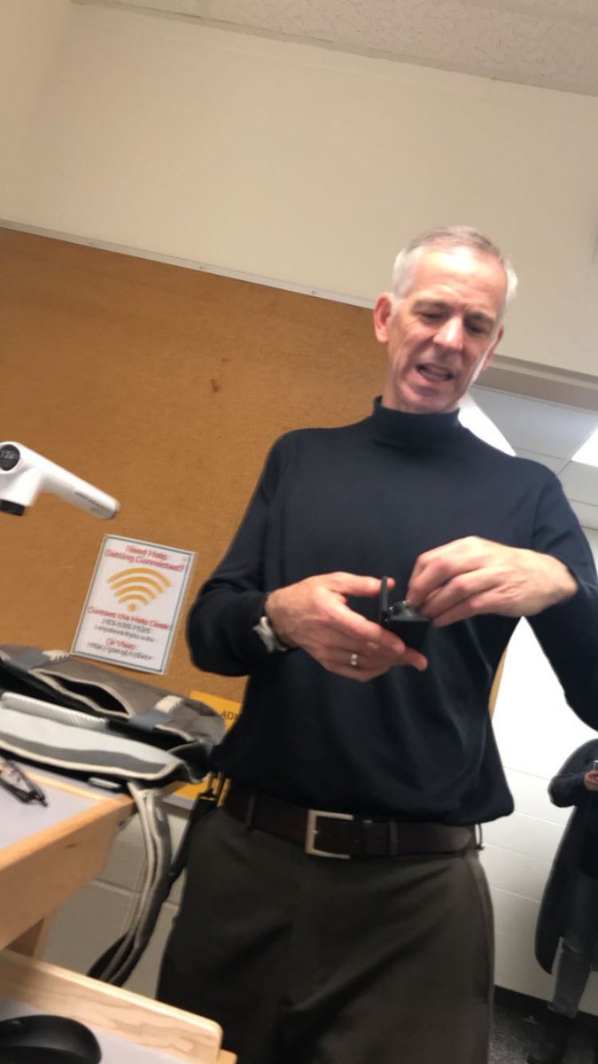 PLUIHON's tweet image. Gonna tell my kids this was Steve Jobs