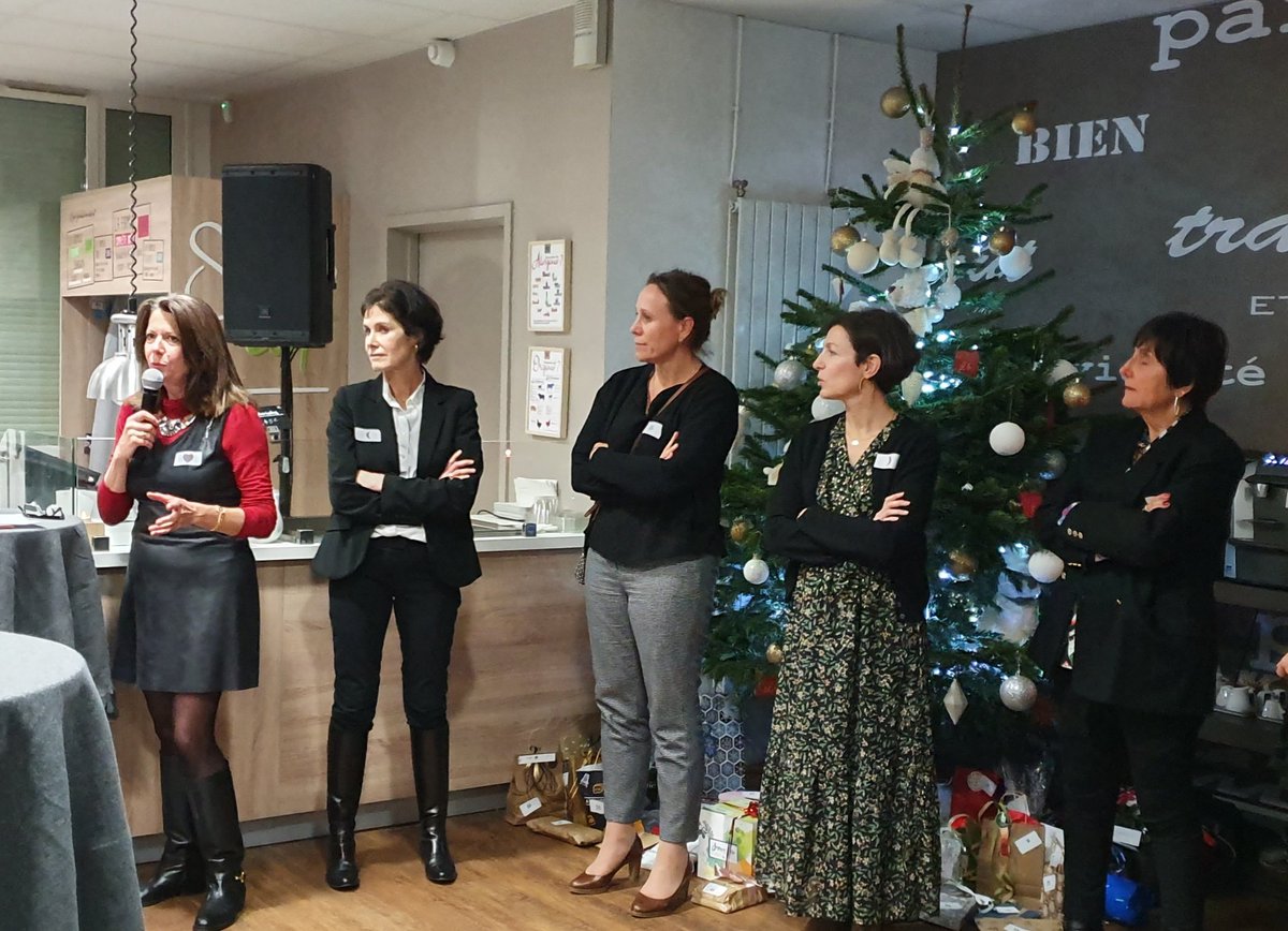 FCE_Pdl's tweet photo. Top départ pour la grande conviviale de fin d'année avec les délégations 44 49 et 85 réunies autour des valeurs @FCEFrance ▶️ Seules nous sommes invisibles, ensemble nous sommes invincibles ! ⏩ + de femmes en charge de mandats patronaux https://t.co/kVtwvKZUEi