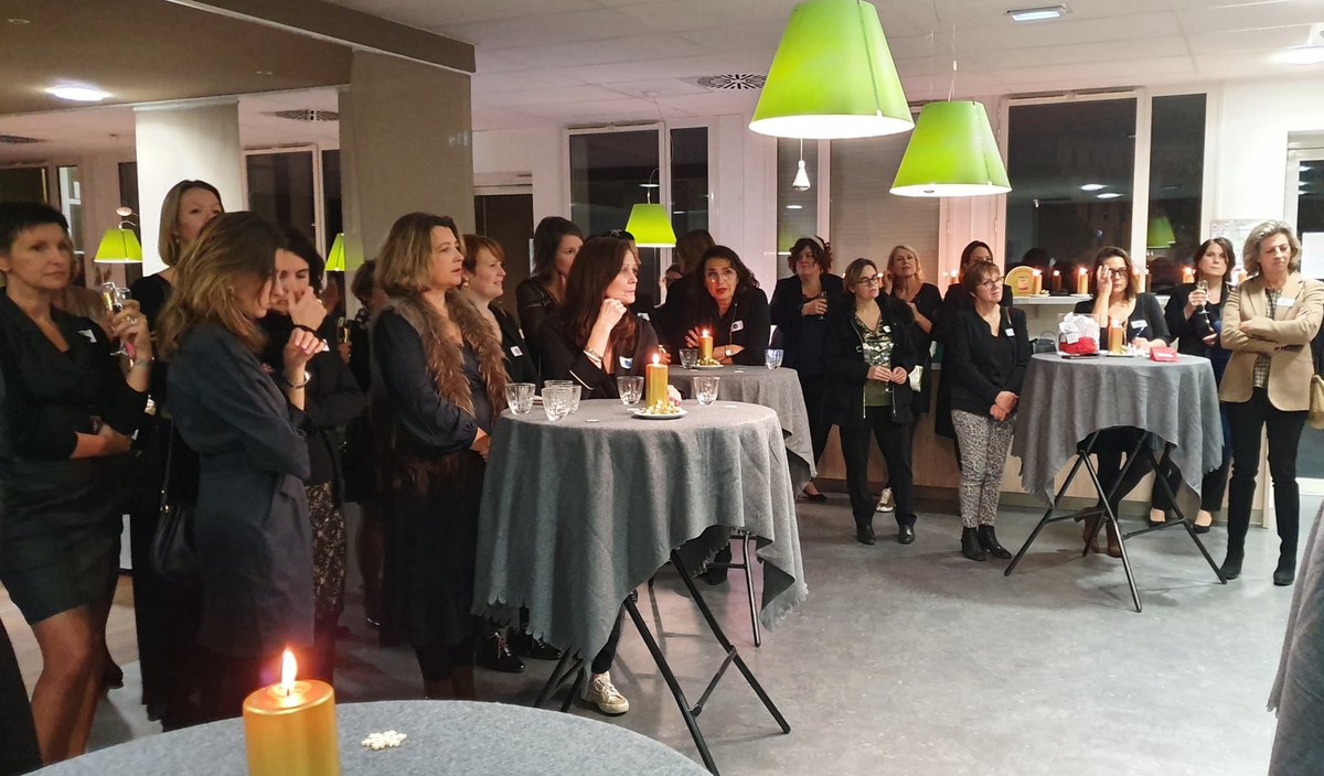 FCE_Pdl's tweet photo. Top départ pour la grande conviviale de fin d'année avec les délégations 44 49 et 85 réunies autour des valeurs @FCEFrance ▶️ Seules nous sommes invisibles, ensemble nous sommes invincibles ! ⏩ + de femmes en charge de mandats patronaux https://t.co/kVtwvKZUEi