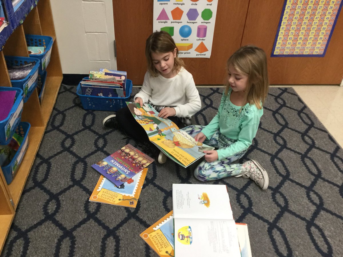 lamurphy30's tweet photo. You know your first grade students are truly enjoying reading when they choose to choral read together during playtime and also ask you to read to the class! We are building confident and life long readers! @Hubbard_School #PersonalAttributes https://t.co/nhG1qixvQh