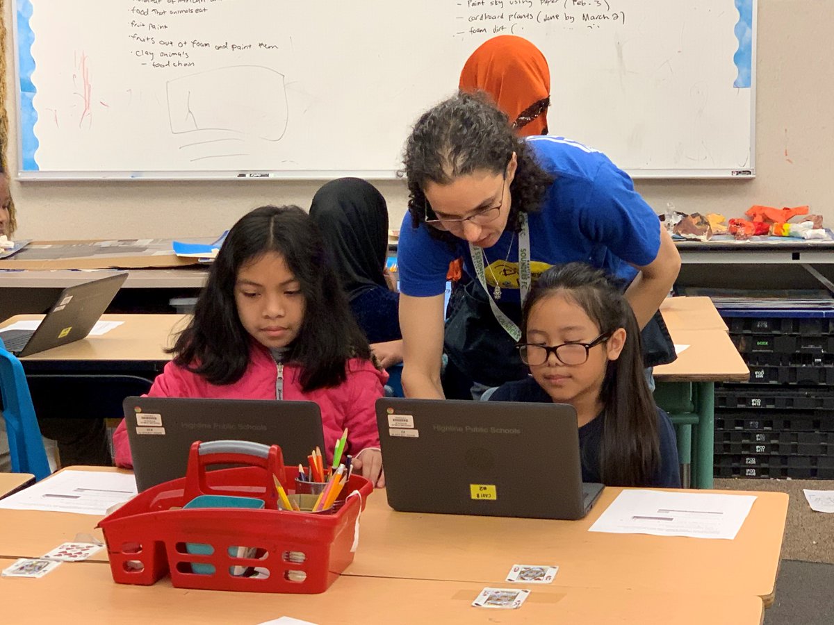 HighlineSchools's tweet photo. It's #HourOfCode week with @codeorg! White Center Heights is joining in the fun by hosting Hour of Code events all week long. #HighlineCodes https://t.co/sDGW7Av3LG